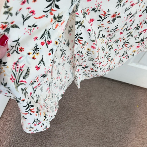 Old Navy Cream Maxi Dress with Orange, Yellow & Green Floral Print.  Size M - Picture 5 of 9